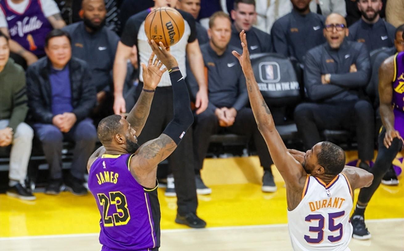 开云APP-关于雷霆横扫湖人，布克高光表现的信息